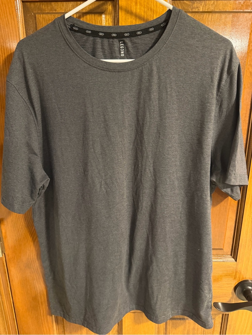 Gray Legend Leg3nd Athletic T-shirt in size Large